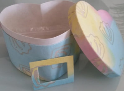 Urne coeur biodegradable en papier-carton
